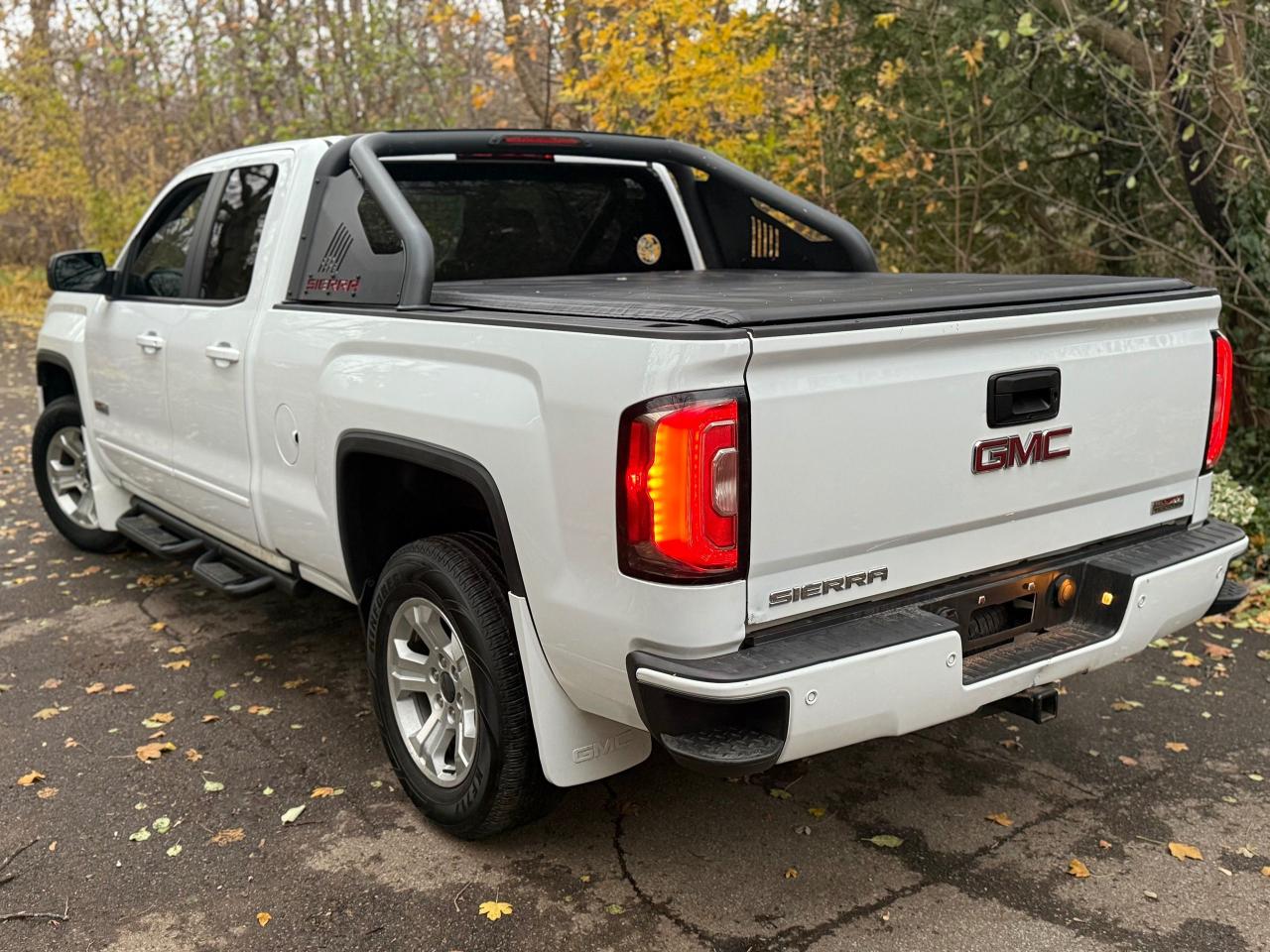 2016 GMC Sierra 1500 SLT Photo3