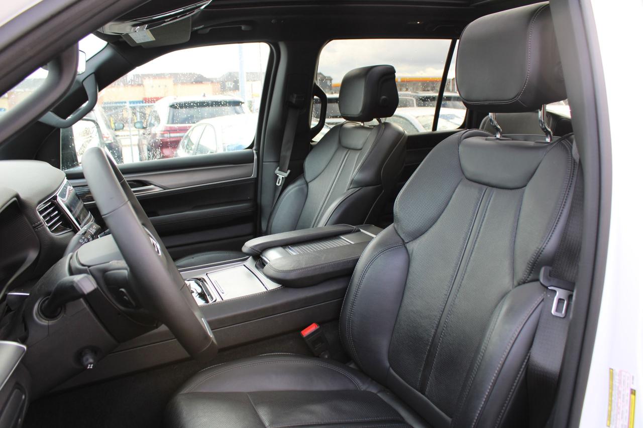 2024 Jeep Wagoneer SERIES II CARBIDE 4X4 Photo