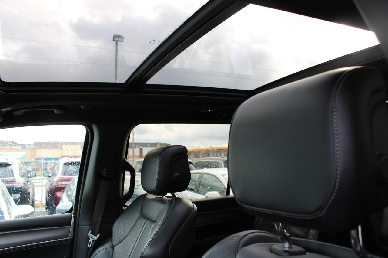 2024 Jeep Wagoneer SERIES II CARBIDE 4X4 Photo