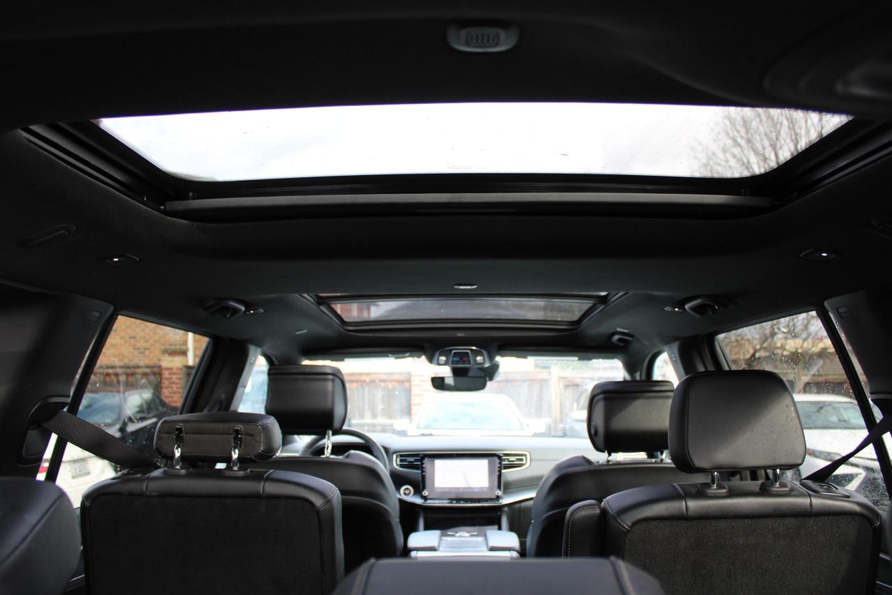 2024 Jeep Wagoneer SERIES II CARBIDE 4X4 Photo