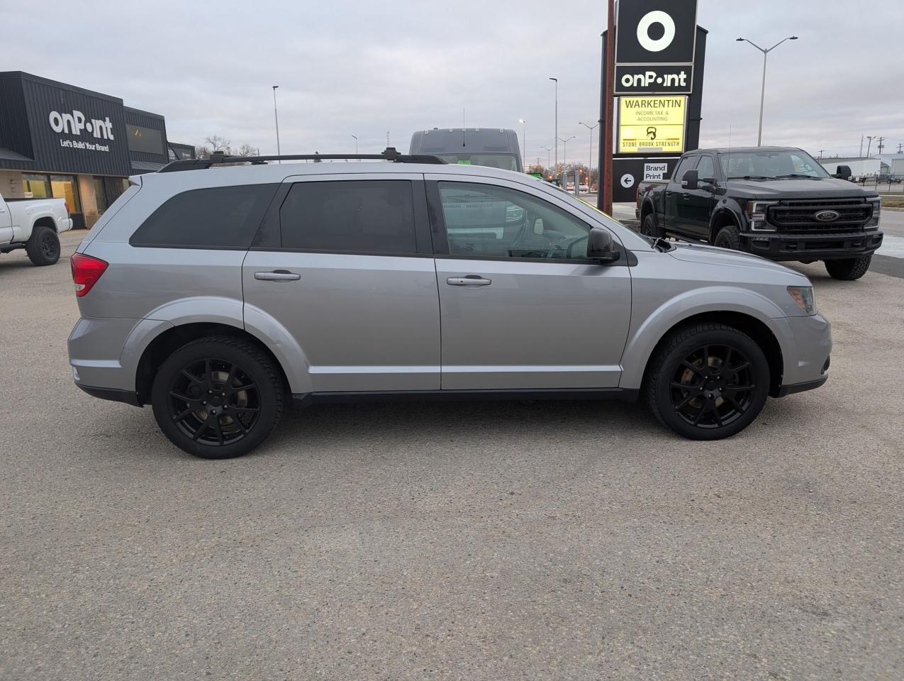 2016 Dodge Journey SXT | 7 Passenger | Rear DVD - Photo #3