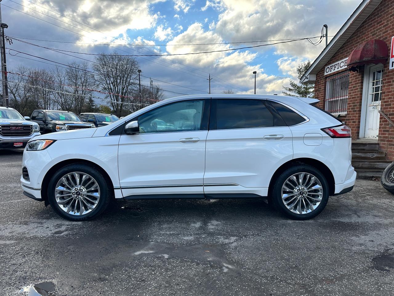 2021 Ford Edge TitaniumAWD Heated/CLD-LTHR PanoRoof ParkAssist XM Photo2