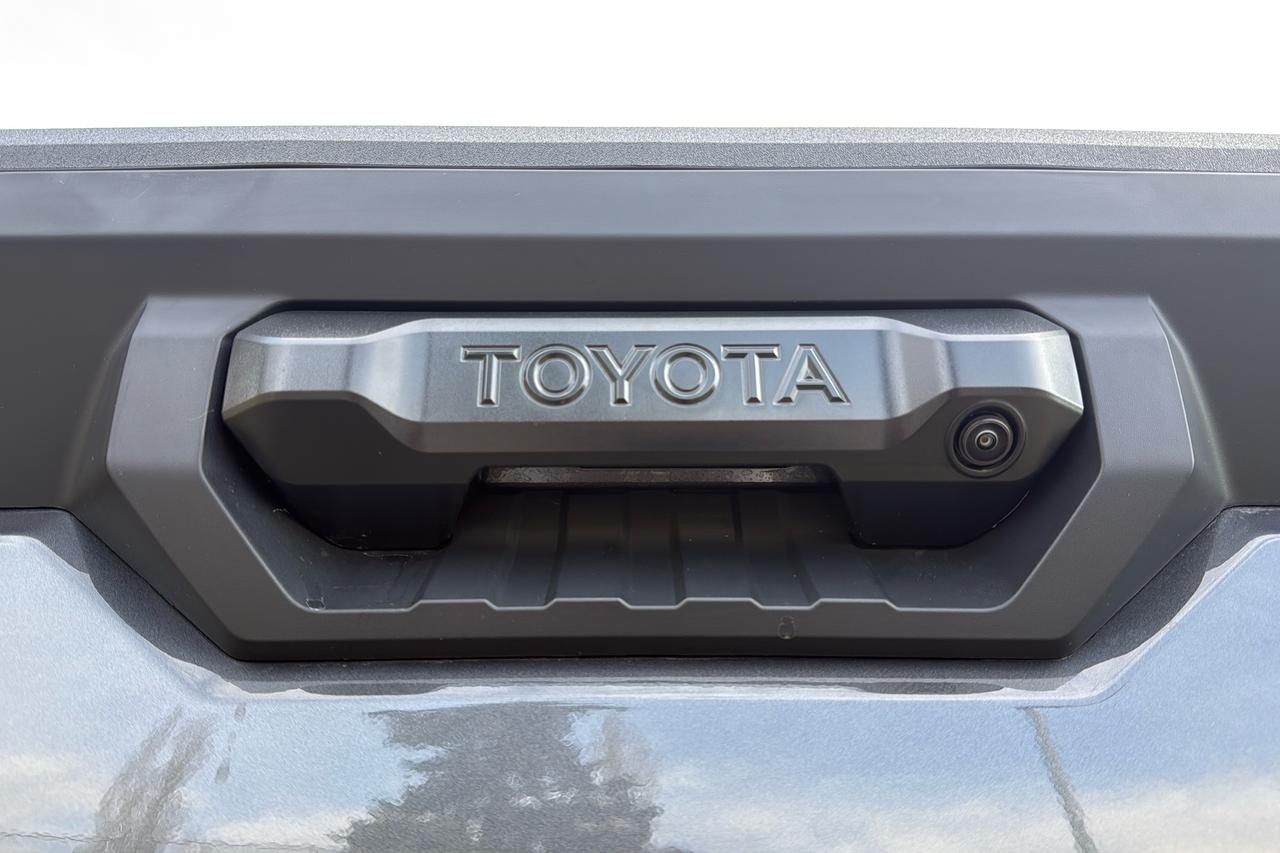 2026 Toyota Tundra CrewMax SR SR5 Photo