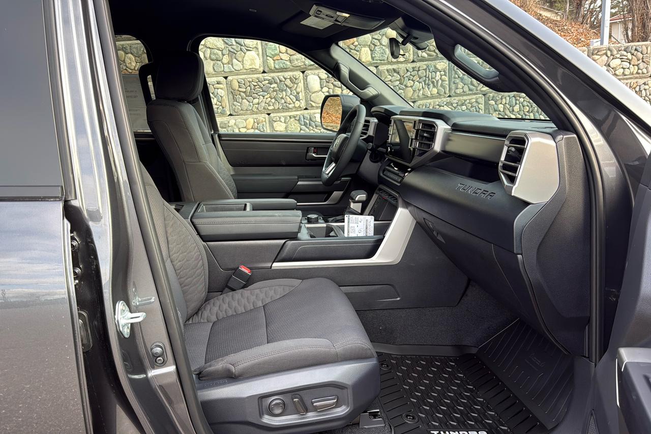 2026 Toyota Tundra CrewMax SR SR5 Photo