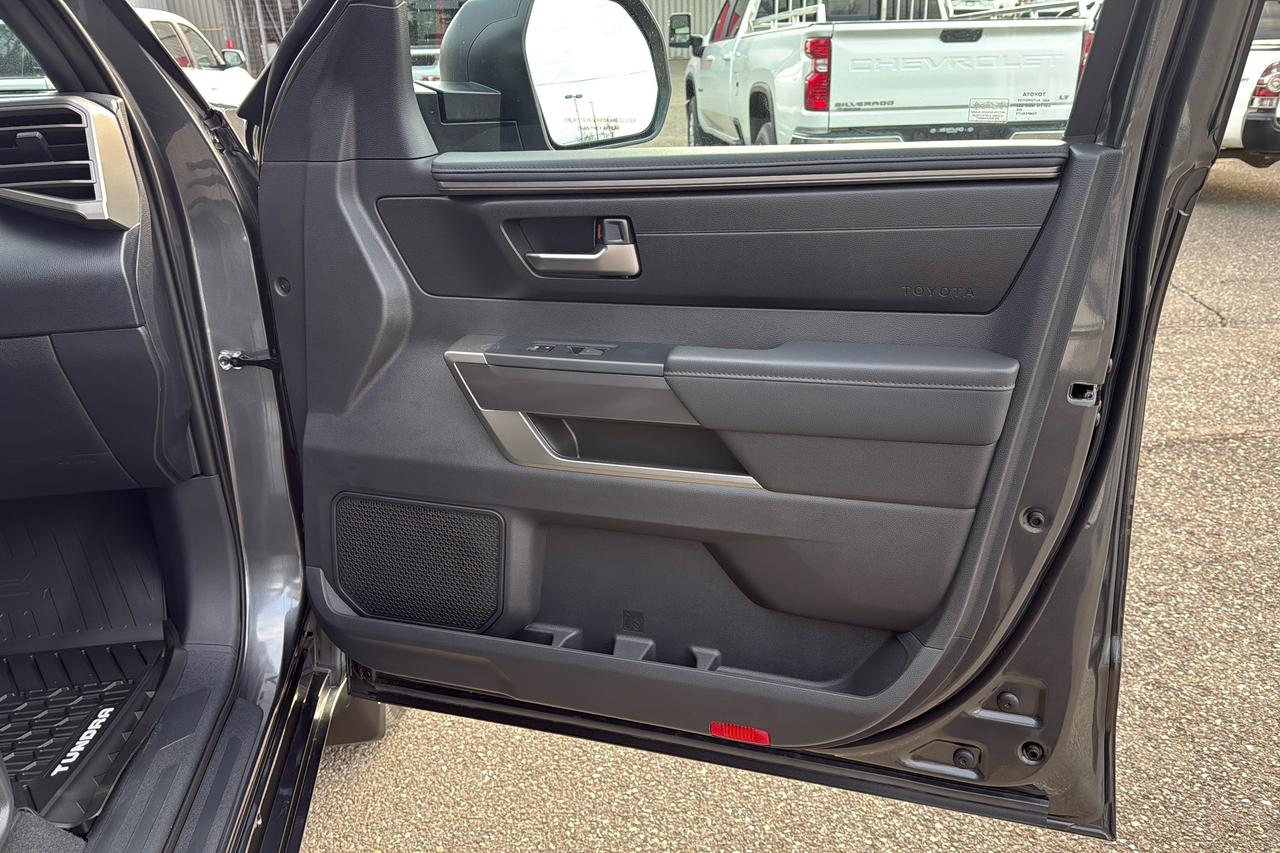 2026 Toyota Tundra CrewMax SR SR5 Photo