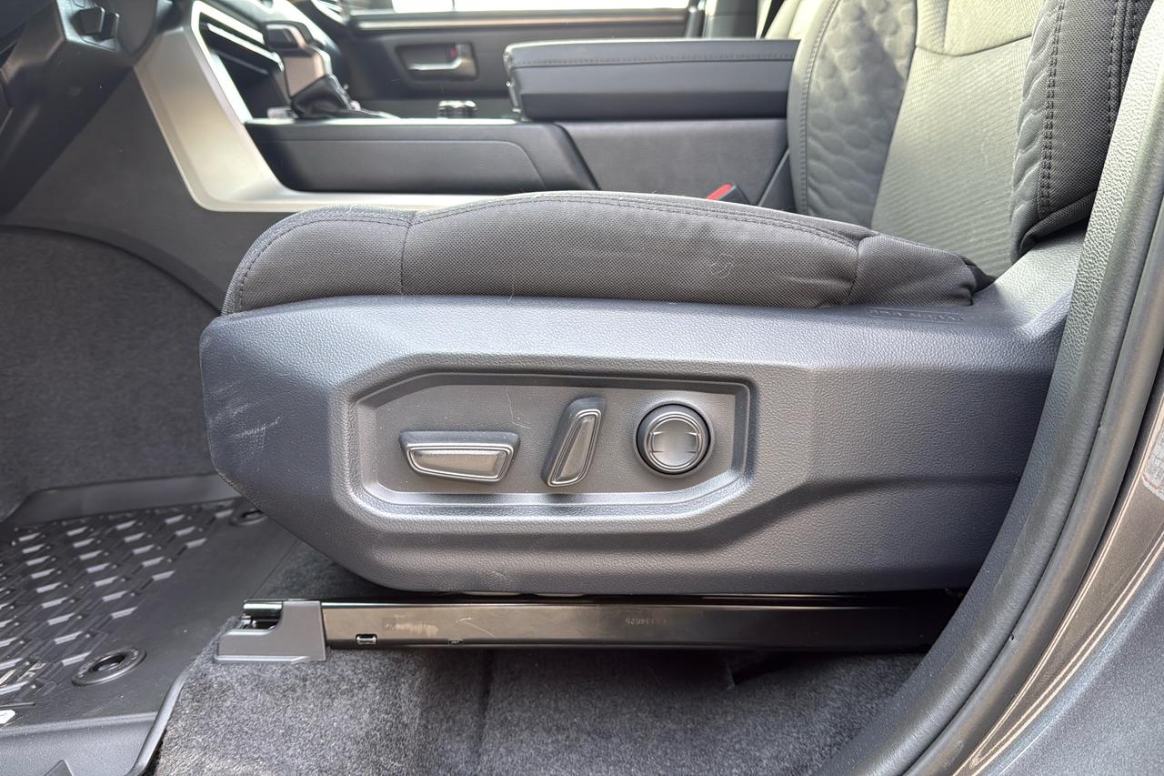 2026 Toyota Tundra CrewMax SR SR5 Photo