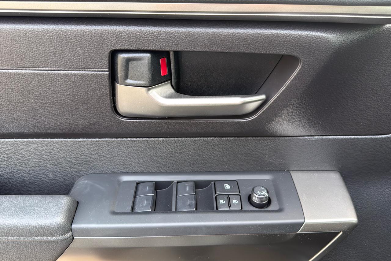 2026 Toyota Tundra CrewMax SR SR5 Photo