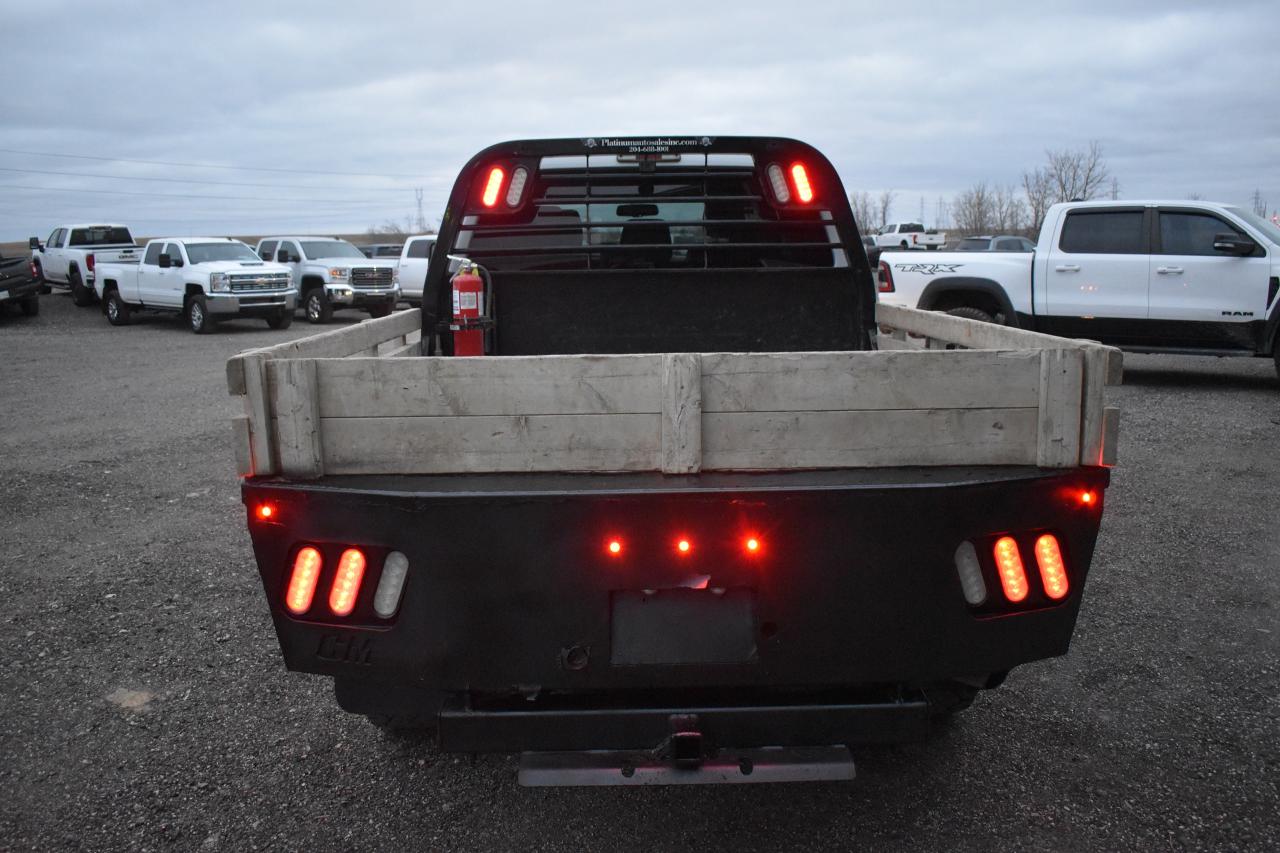 2012 Ford F-250 XLT - 6.2L - Flat Deck 4x4 **Low Mileage** - Photo #4