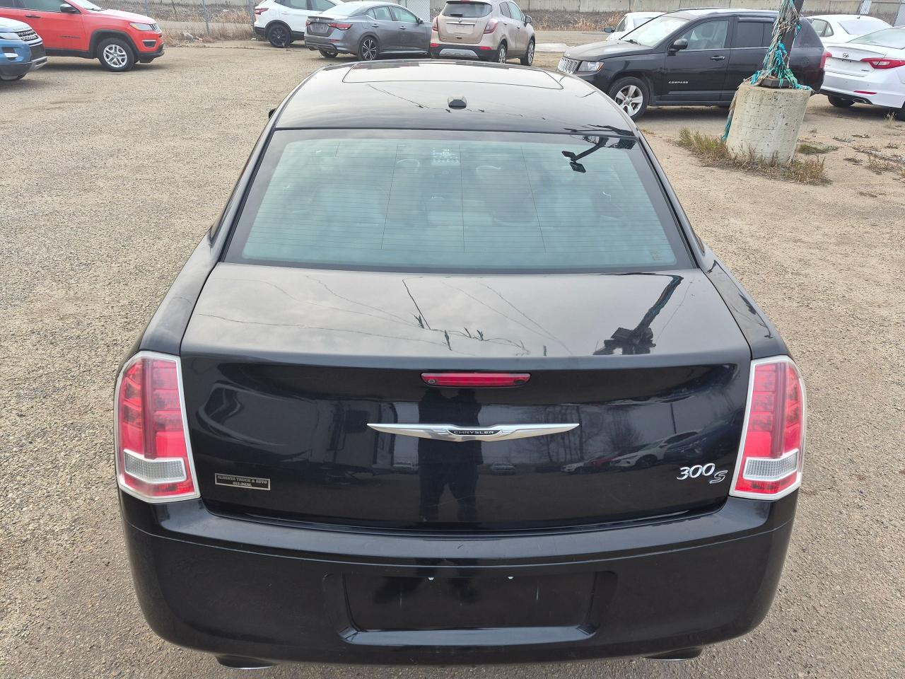 2014 Chrysler 300 300S, Leather, Pano Roof, Htd Seats, Remote, BU Ca - Photo #6