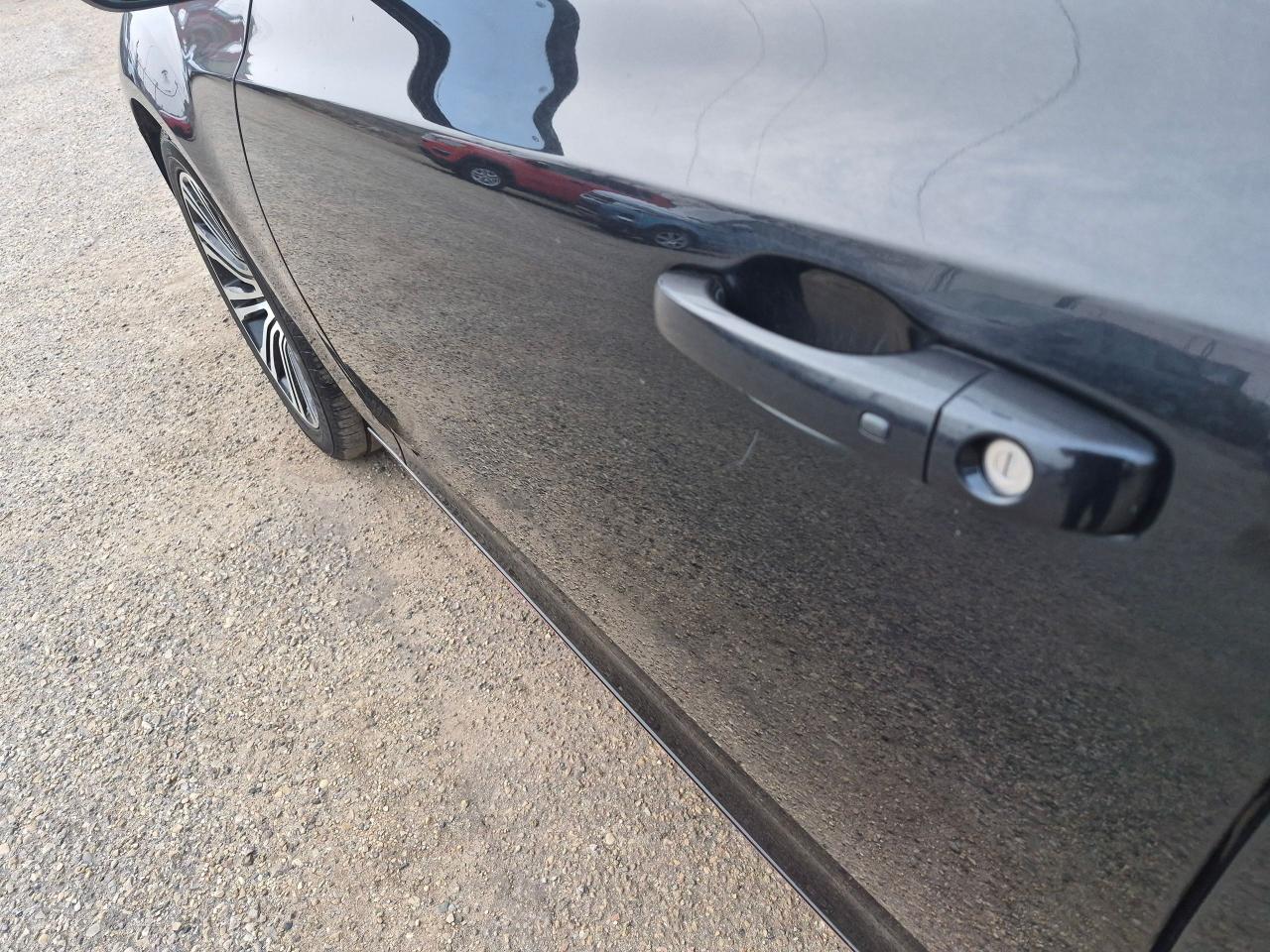 2014 Chrysler 300 300S, Leather, Pano Roof, Htd Seats, Remote, BU Ca - Photo #9