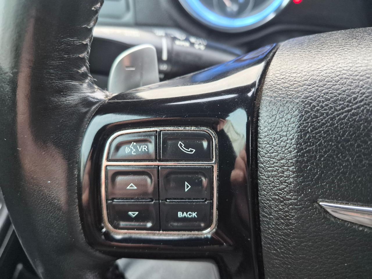 2014 Chrysler 300 300S, Leather, Pano Roof, Htd Seats, Remote, BU Ca - Photo #12