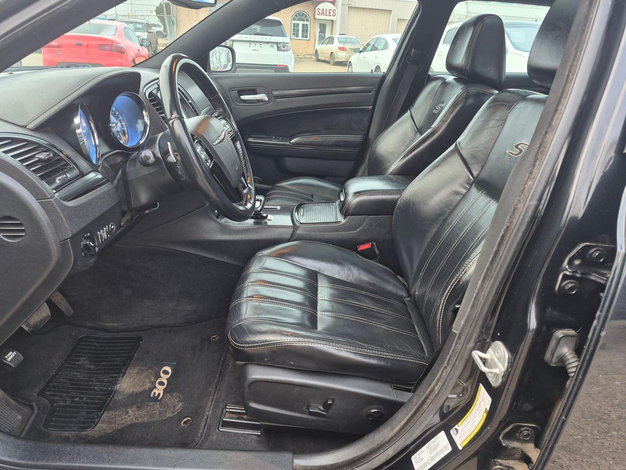 2014 Chrysler 300 300S, Leather, Pano Roof, Htd Seats, Remote, BU Ca - Photo #15