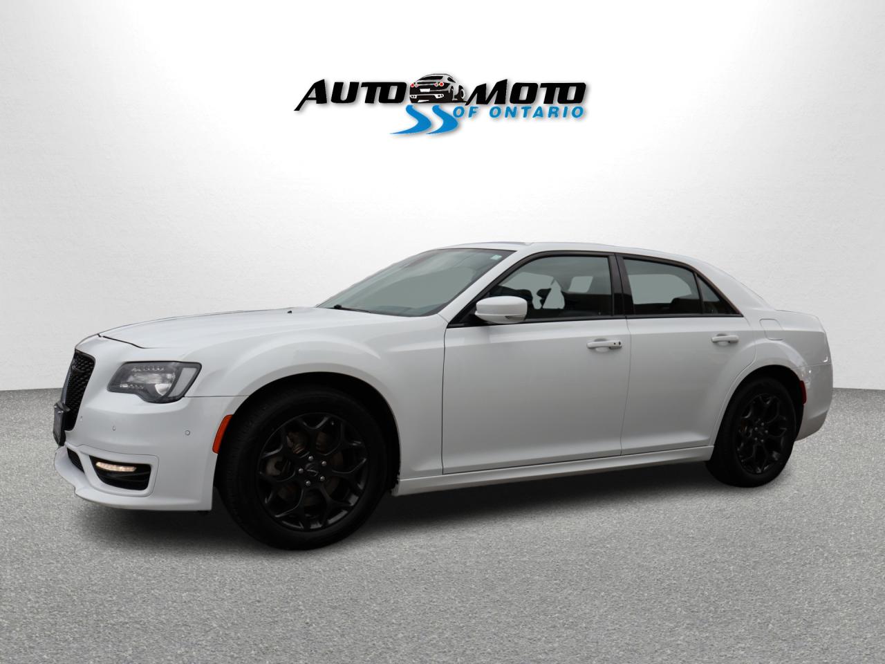 2023 Chrysler 300 TOURING-L AWD CERTIFIED CAMERA NAV BLUETOOTH LEATHER HEATED SEATS PANO ROOF CRUISE ALLOYS Photo2