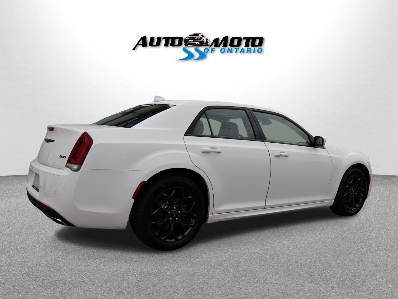 2023 Chrysler 300 TOURING-L AWD CERTIFIED CAMERA NAV BLUETOOTH LEATHER HEATED SEATS PANO ROOF CRUISE ALLOYS - Photo #6