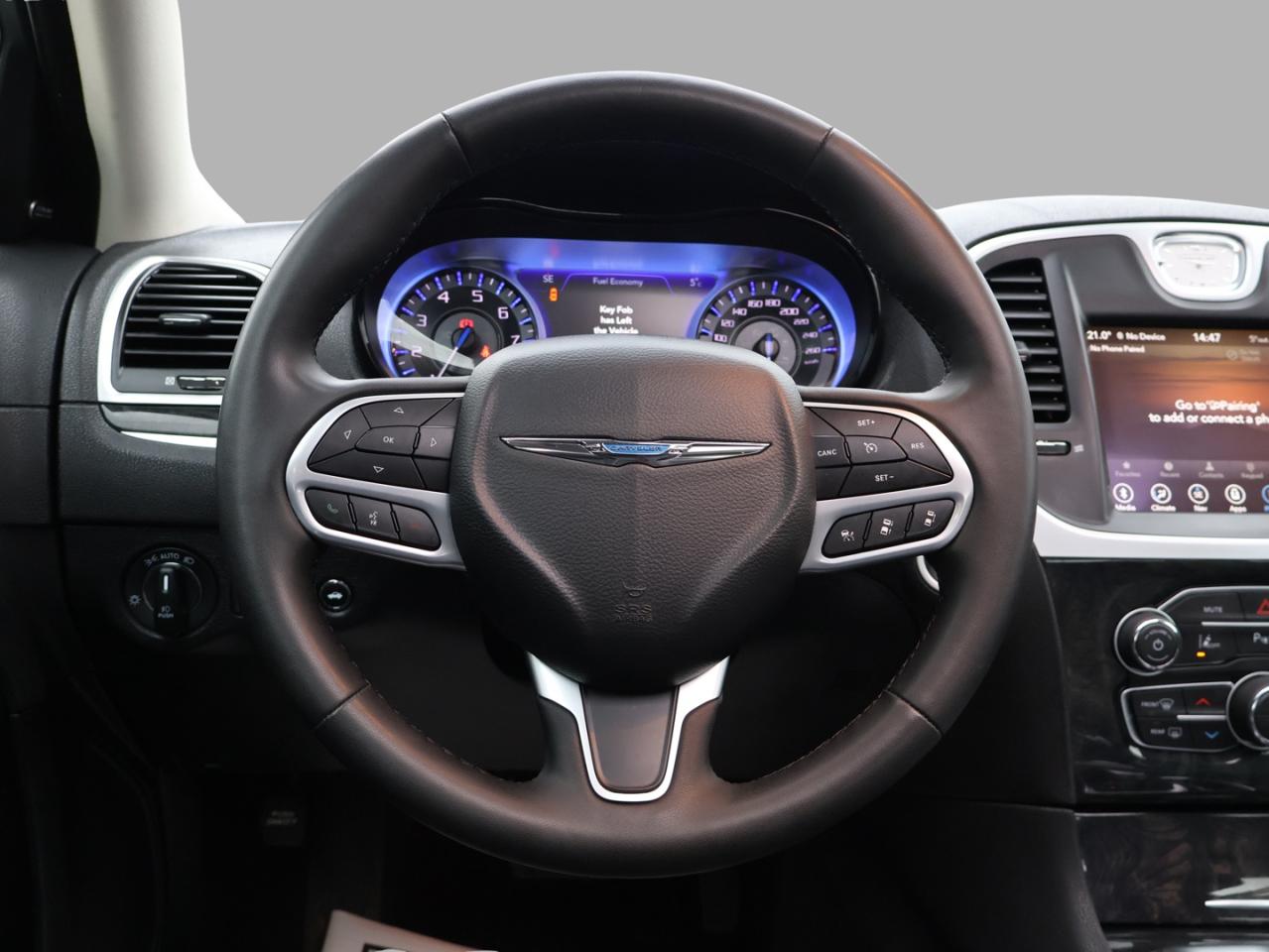 2023 Chrysler 300 TOURING-L AWD CERTIFIED CAMERA NAV BLUETOOTH LEATHER HEATED SEATS PANO ROOF CRUISE ALLOYS - Photo #9