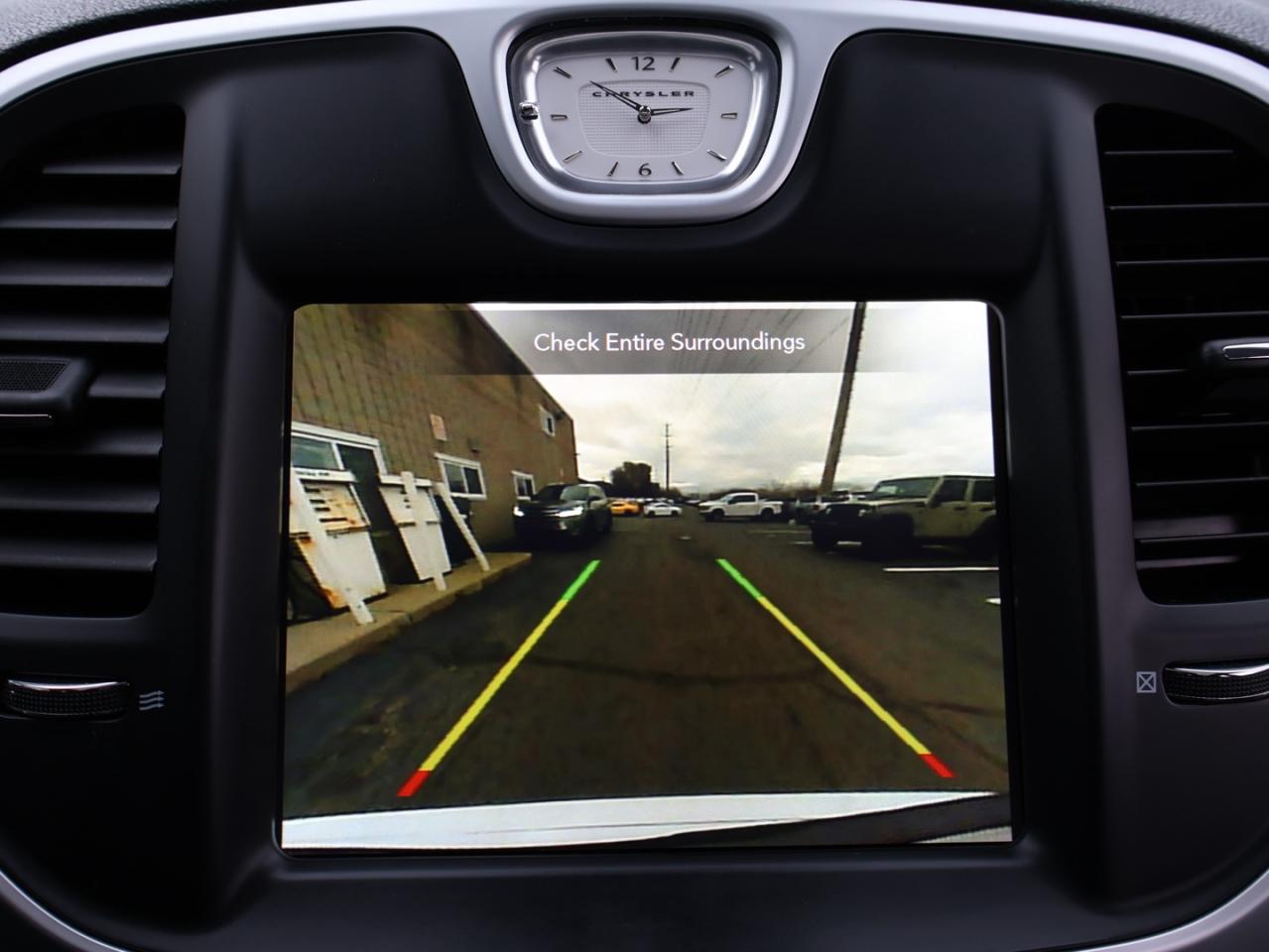 2023 Chrysler 300 TOURING-L AWD CERTIFIED CAMERA NAV BLUETOOTH LEATHER HEATED SEATS PANO ROOF CRUISE ALLOYS - Photo #22