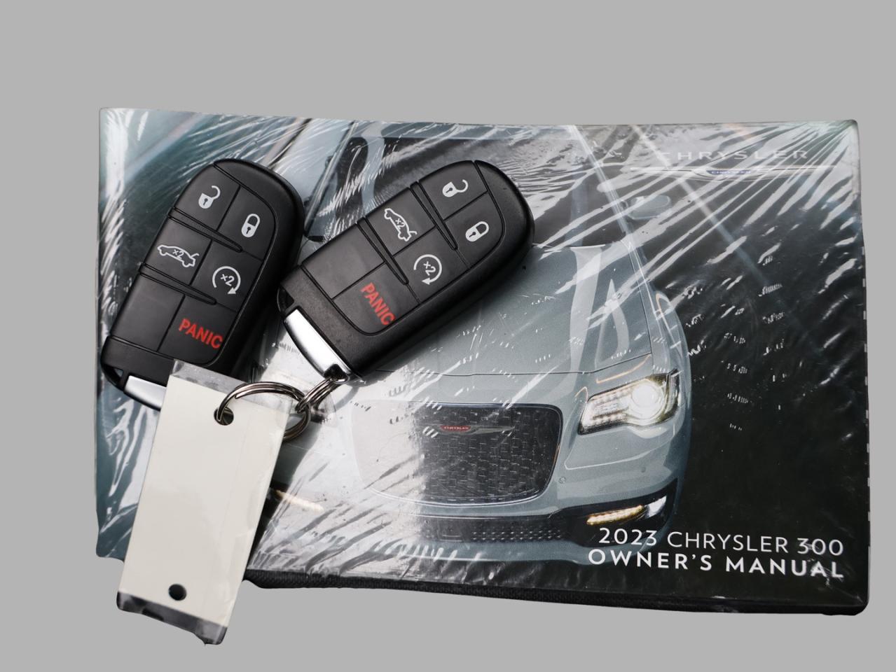 2023 Chrysler 300 TOURING-L AWD CERTIFIED CAMERA NAV BLUETOOTH LEATHER HEATED SEATS PANO ROOF CRUISE ALLOYS - Photo #46