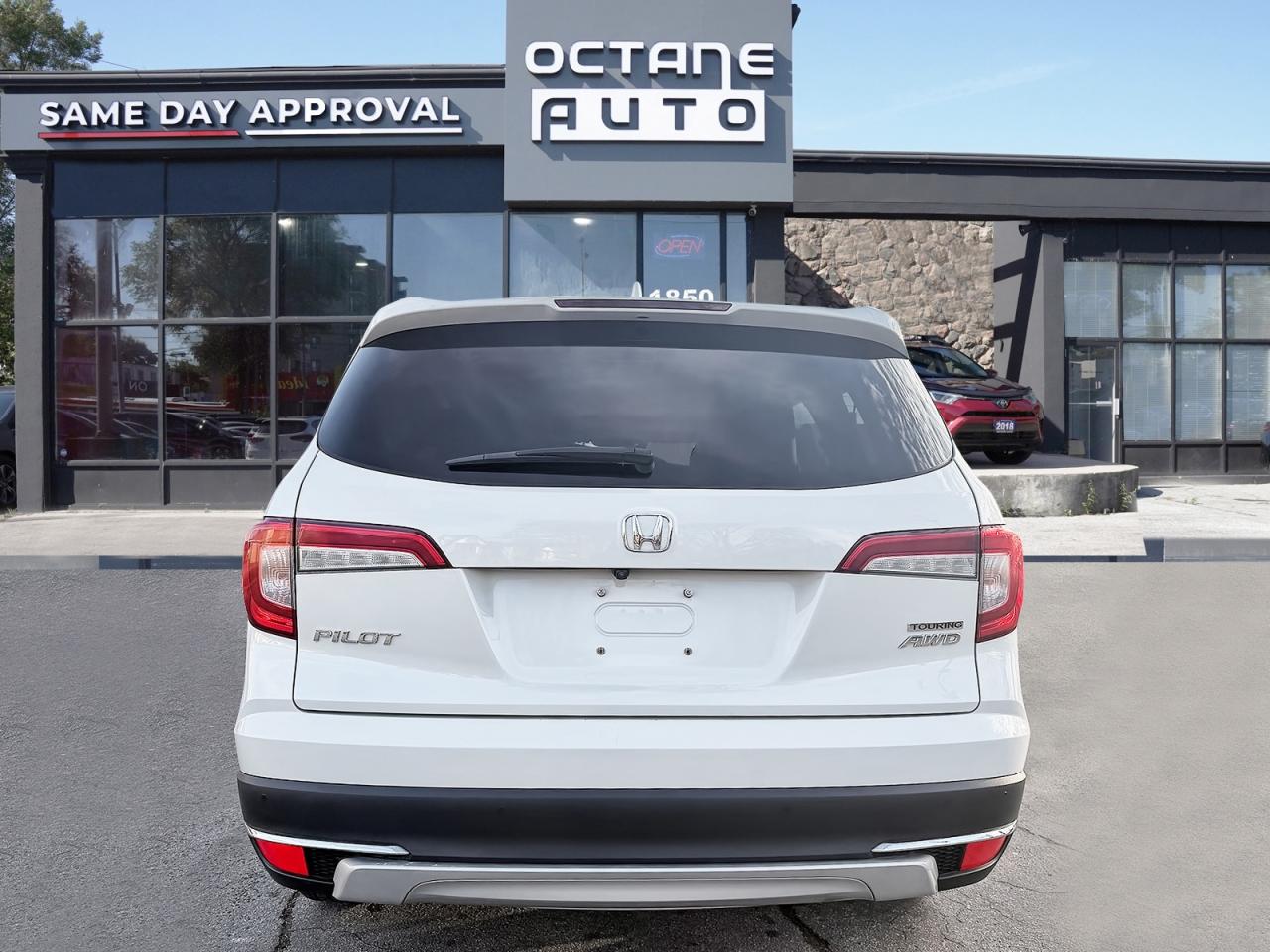 2019 Honda Pilot Touring 4WD - Photo #5