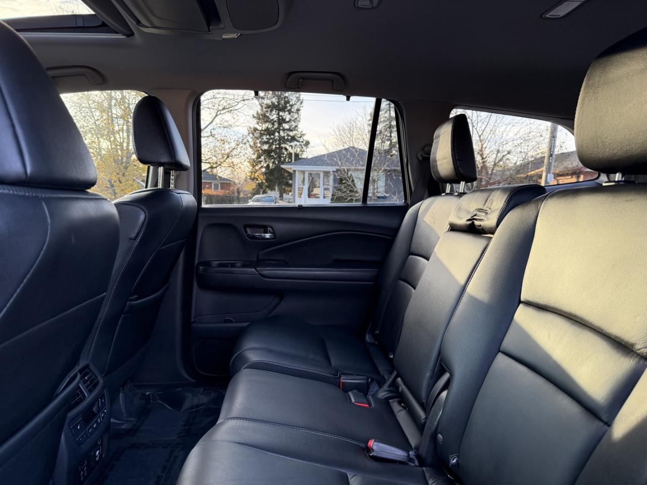 2019 Honda Pilot Touring 4WD - Photo #16