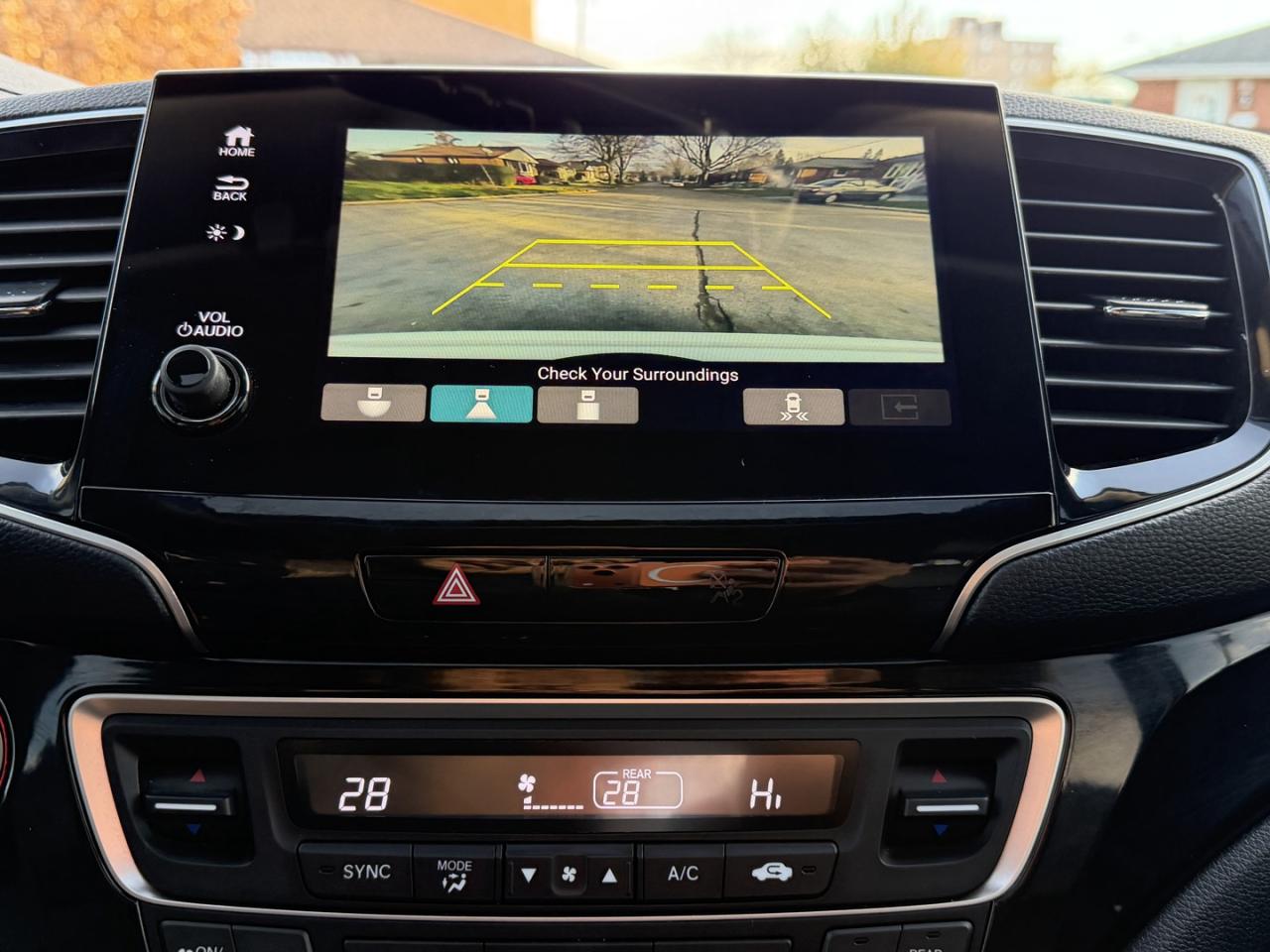 2019 Honda Pilot Touring 4WD - Photo #24