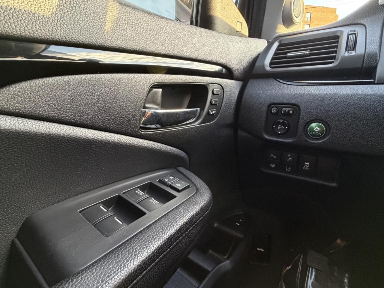 2019 Honda Pilot Touring 4WD - Photo #29