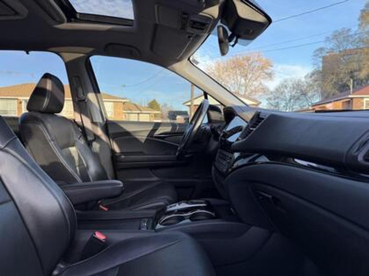 2019 Honda Pilot Touring 8-Passenger AWD Photo