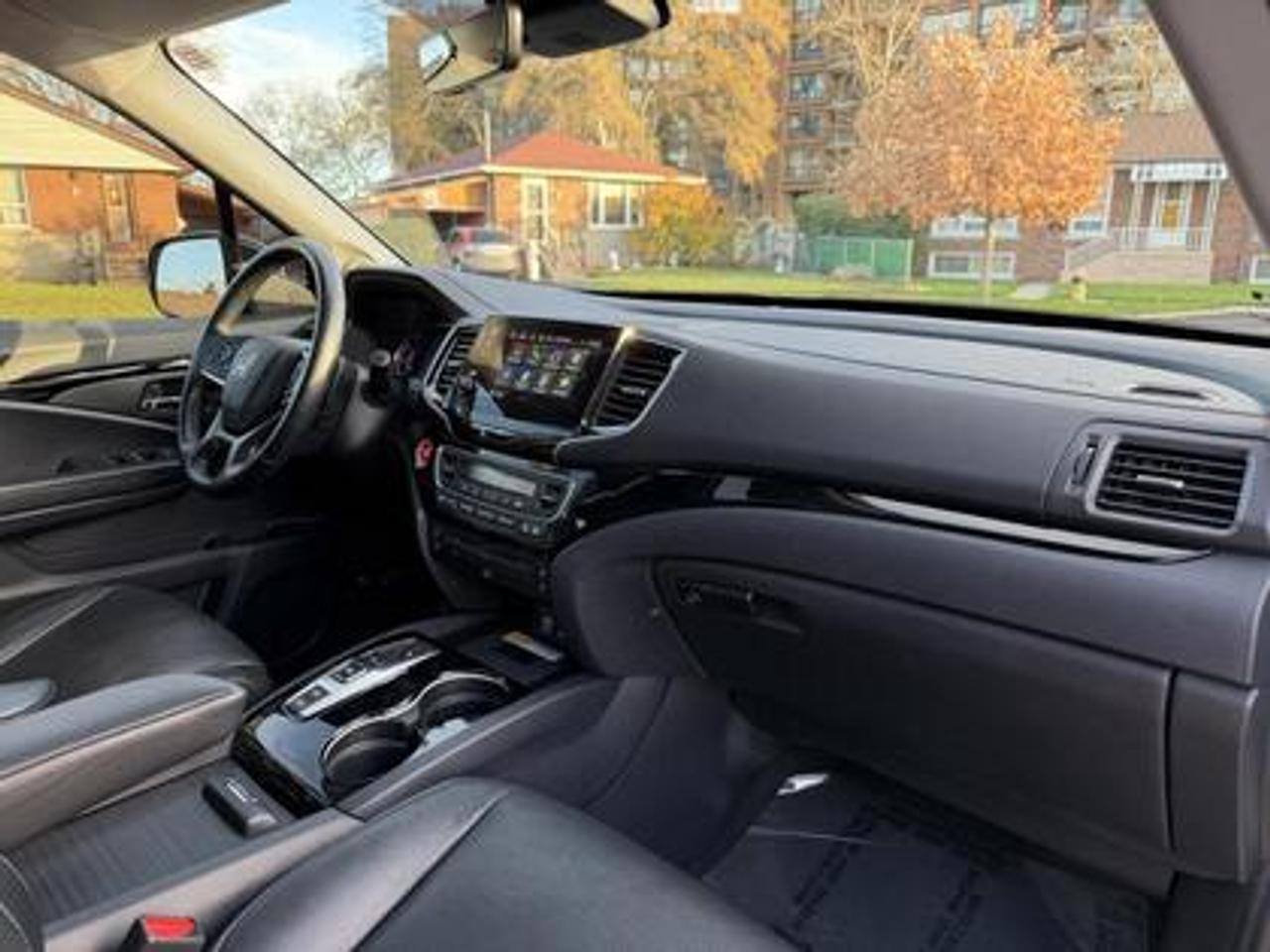 2019 Honda Pilot Touring 8-Passenger AWD Photo