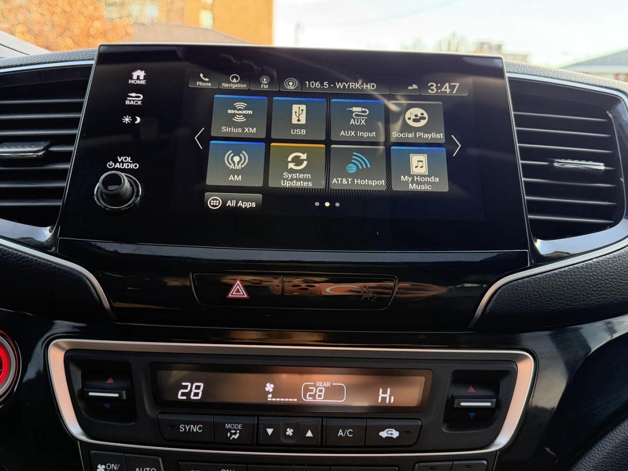 2019 Honda Pilot Touring 8-Passenger AWD Photo