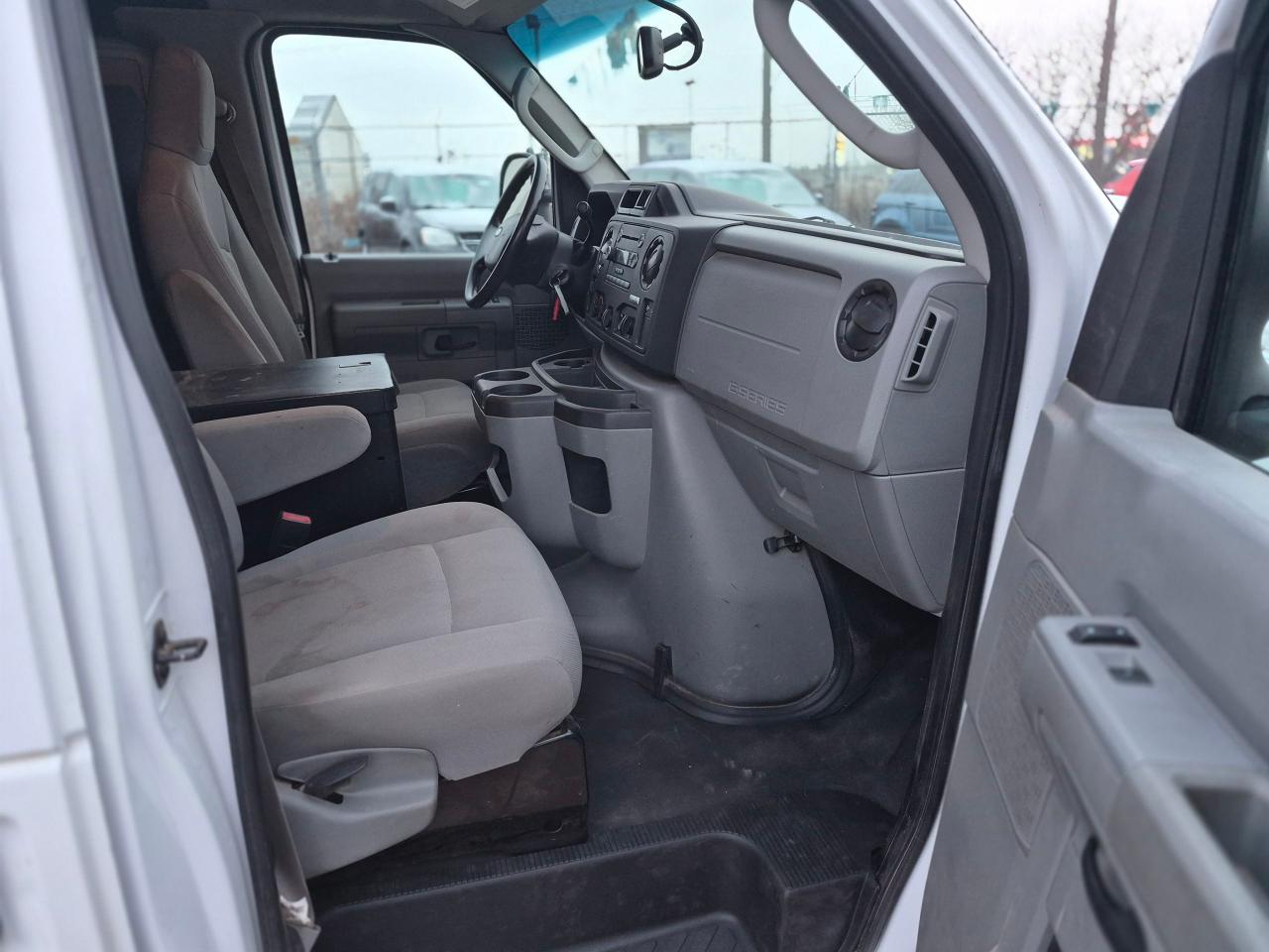 2013 Ford Econoline Commercial, Park Assist, Power Windows & Door Lock - Photo #14