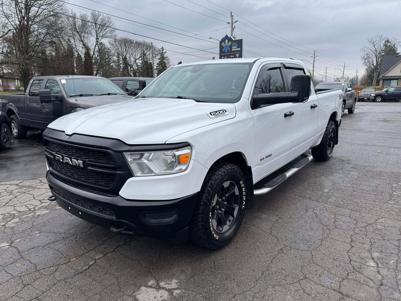 2019 RAM 1500 Tradesman 4x4 Crew Cab 6'4" Box - Photo #3