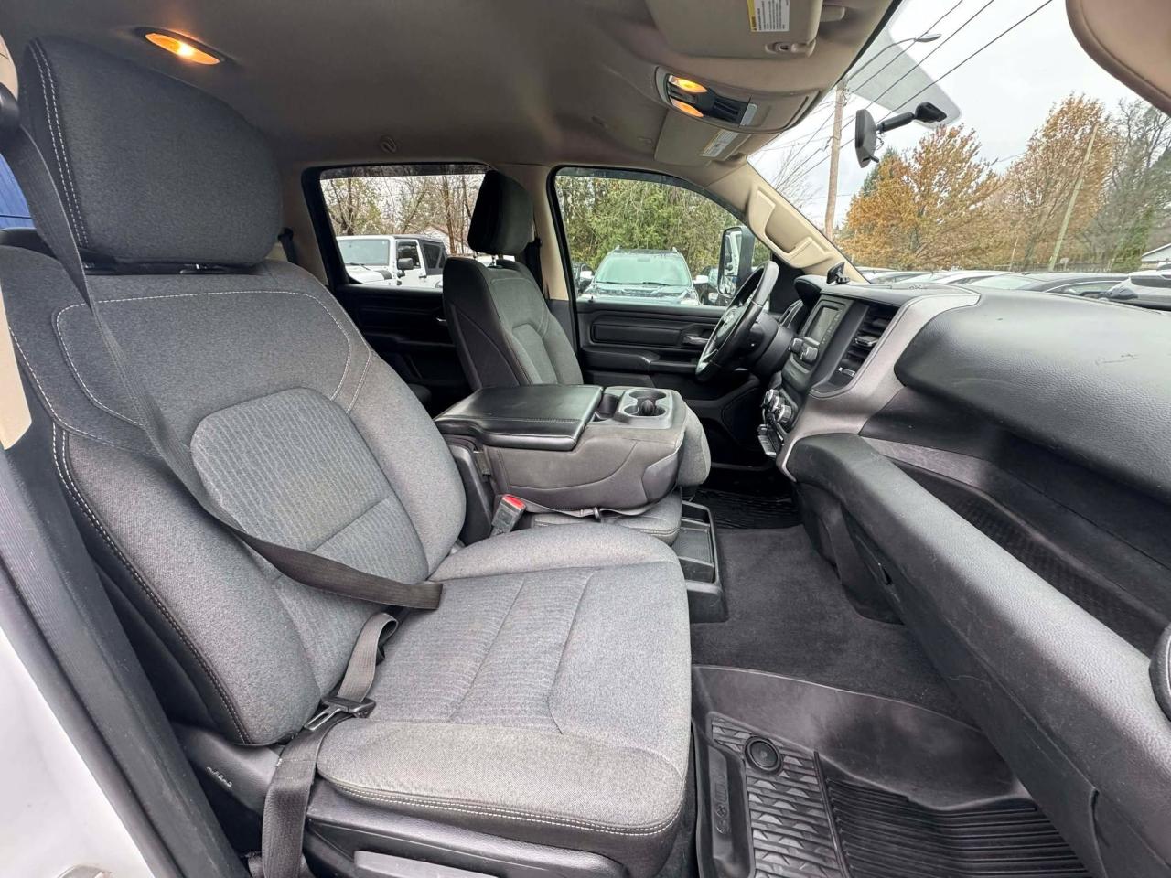 2019 RAM 1500 Tradesman 4x4 Crew Cab 6'4" Box - Photo #10