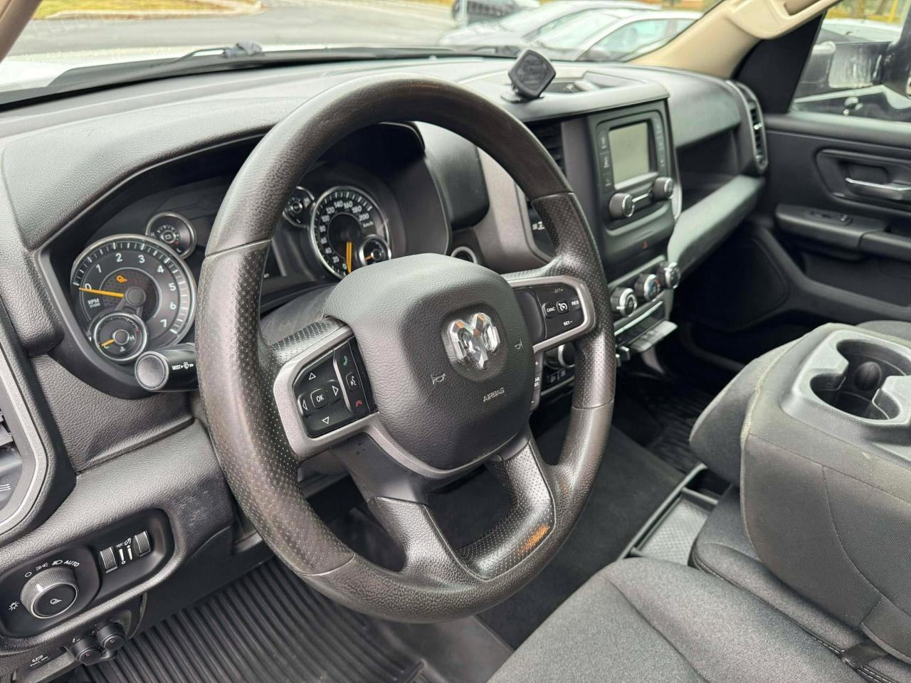 2019 RAM 1500 Tradesman 4x4 Crew Cab 6'4" Box - Photo #16