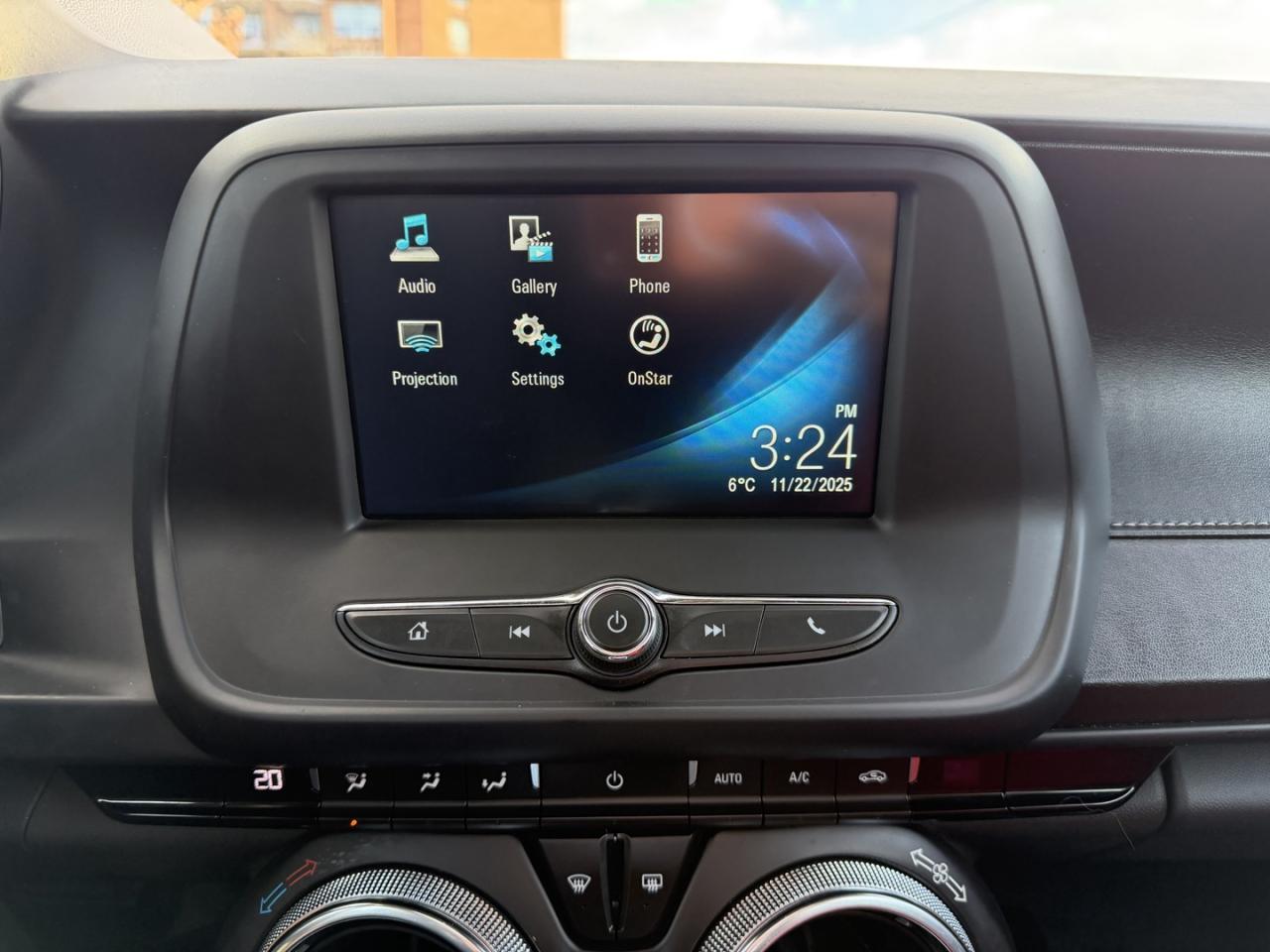 2017 Chevrolet Camaro 1LT COUPE - Photo #11