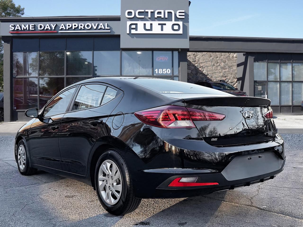 2019 Hyundai Elantra Essential - Photo #4