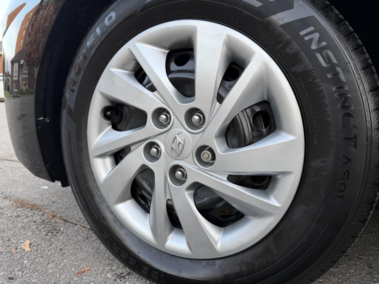 2019 Hyundai Elantra Essential - Photo #8