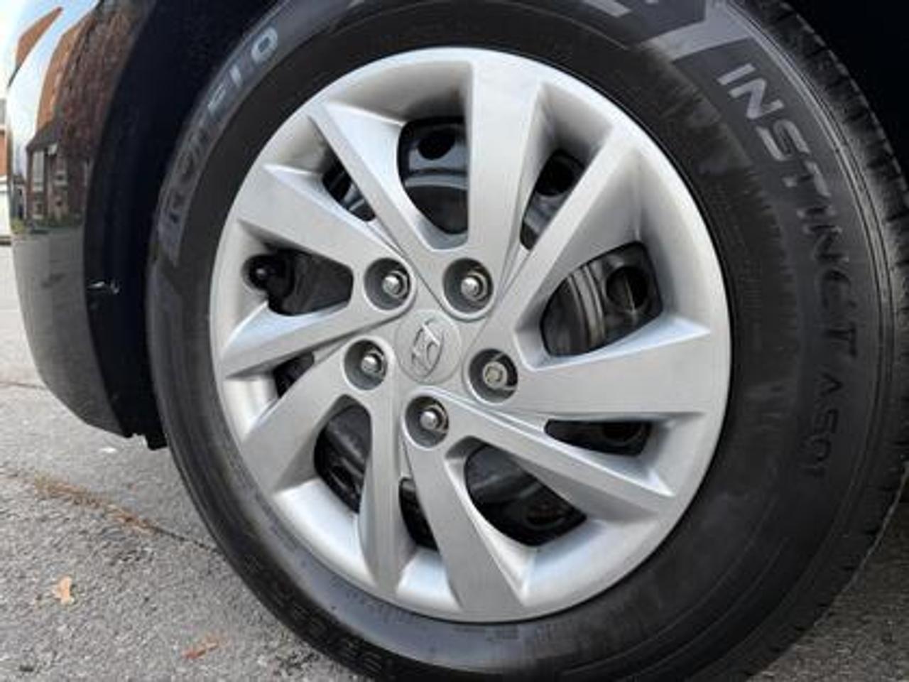 2019 Hyundai Elantra ESSENTIAL AUTO Photo