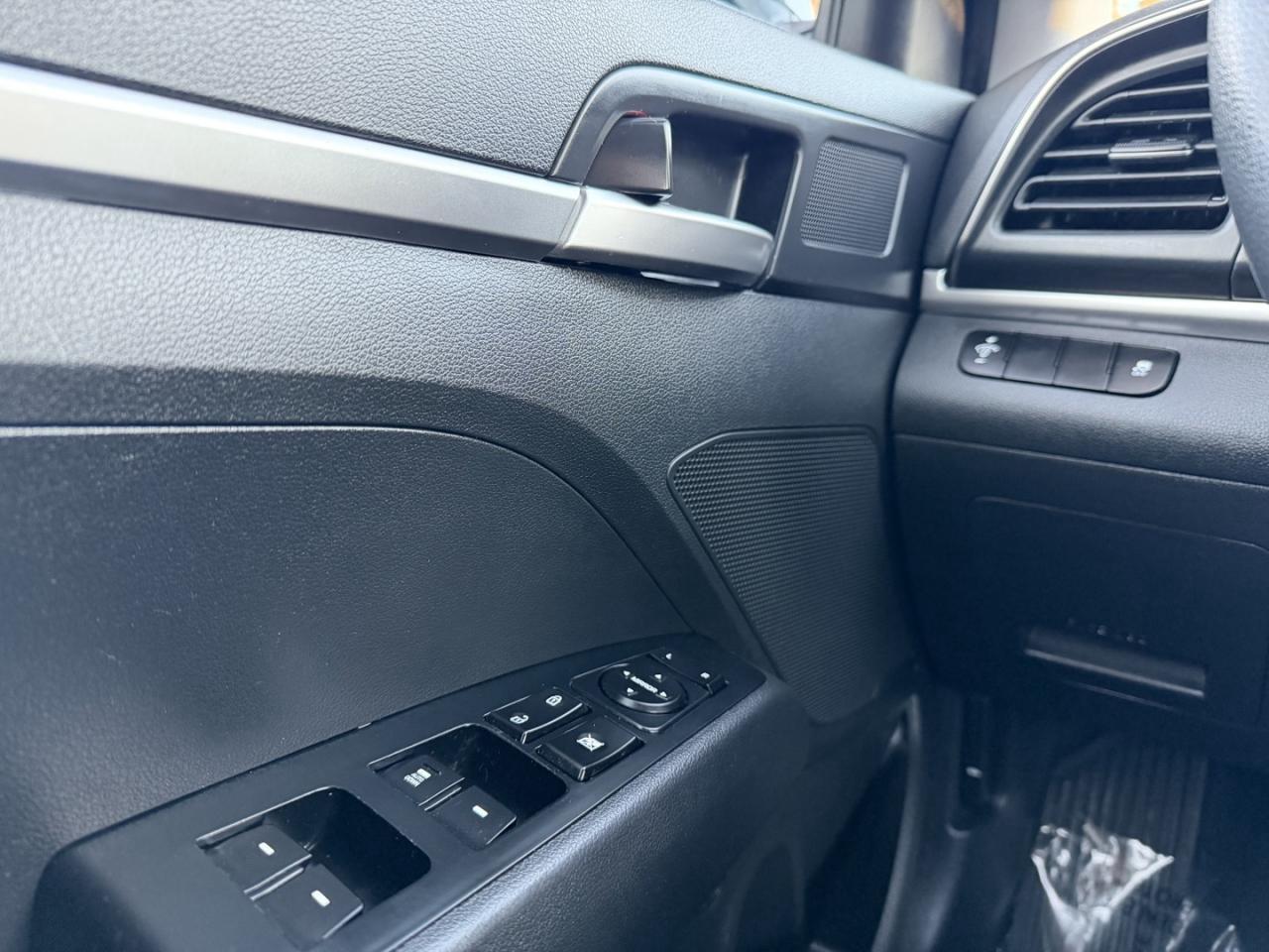 2019 Hyundai Elantra ESSENTIAL AUTO Photo