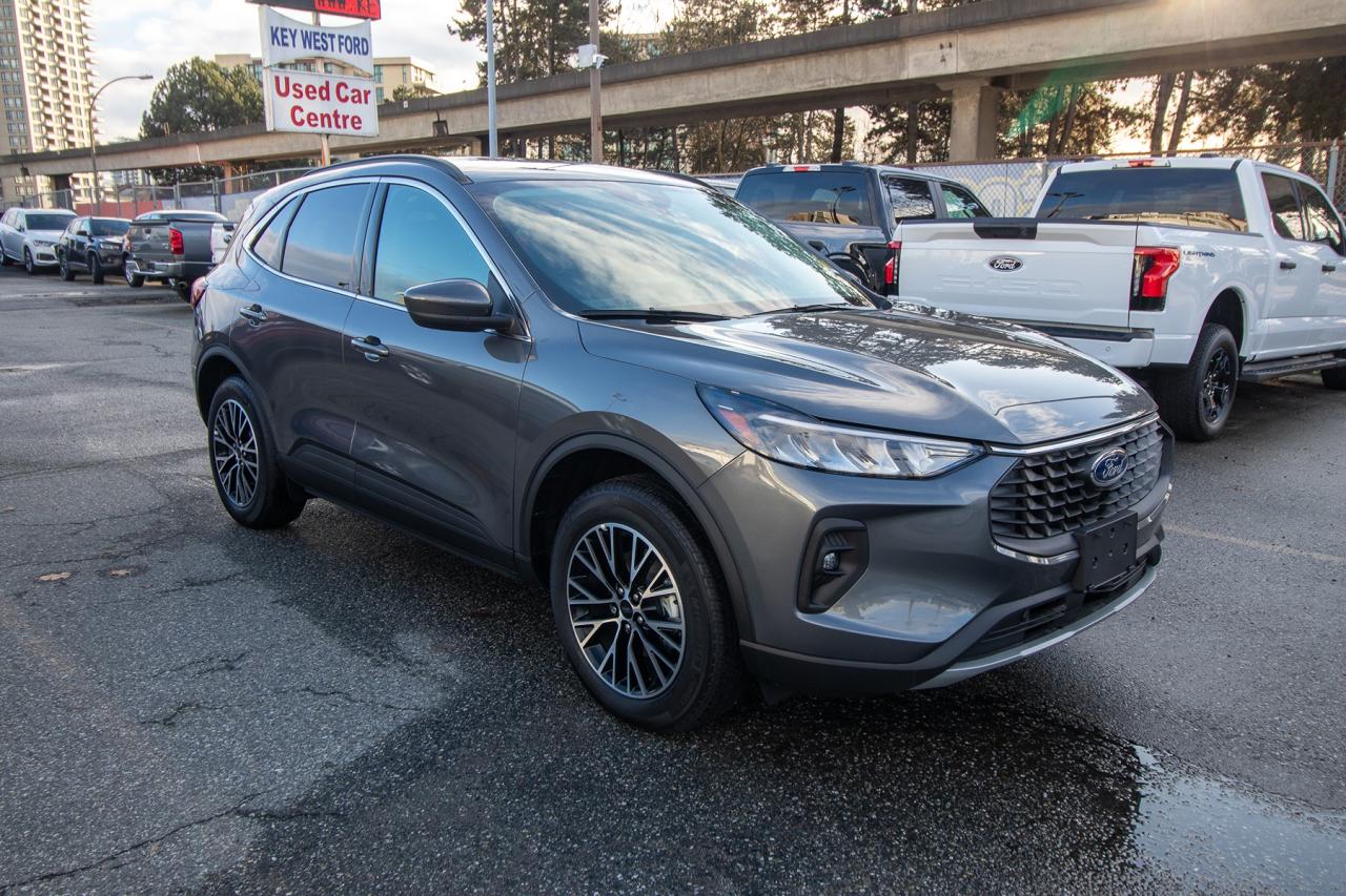 2025 Ford Escape PHEV FWD Hybrid Photo3
