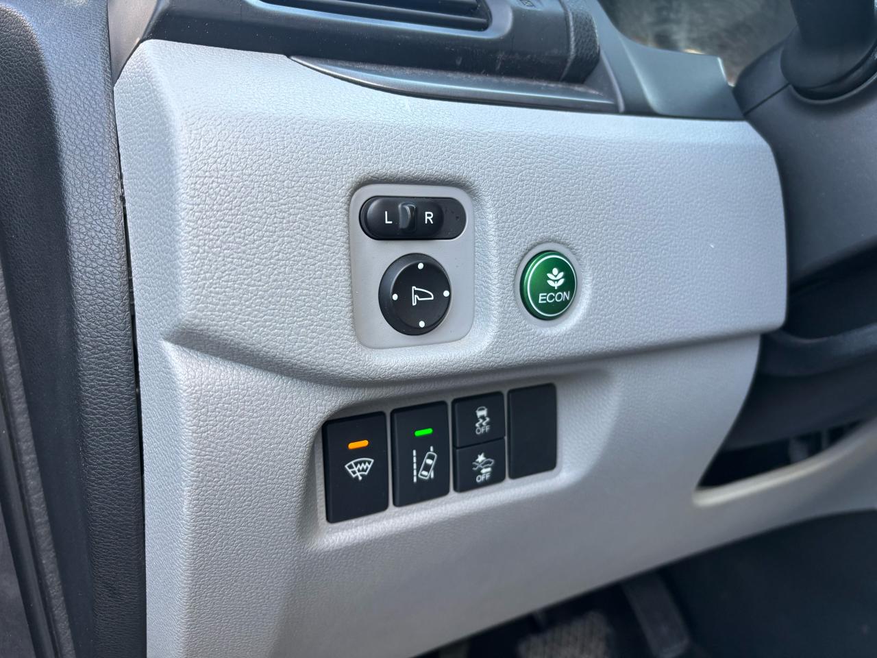 2016 Honda Pilot LX AWD - Photo #16