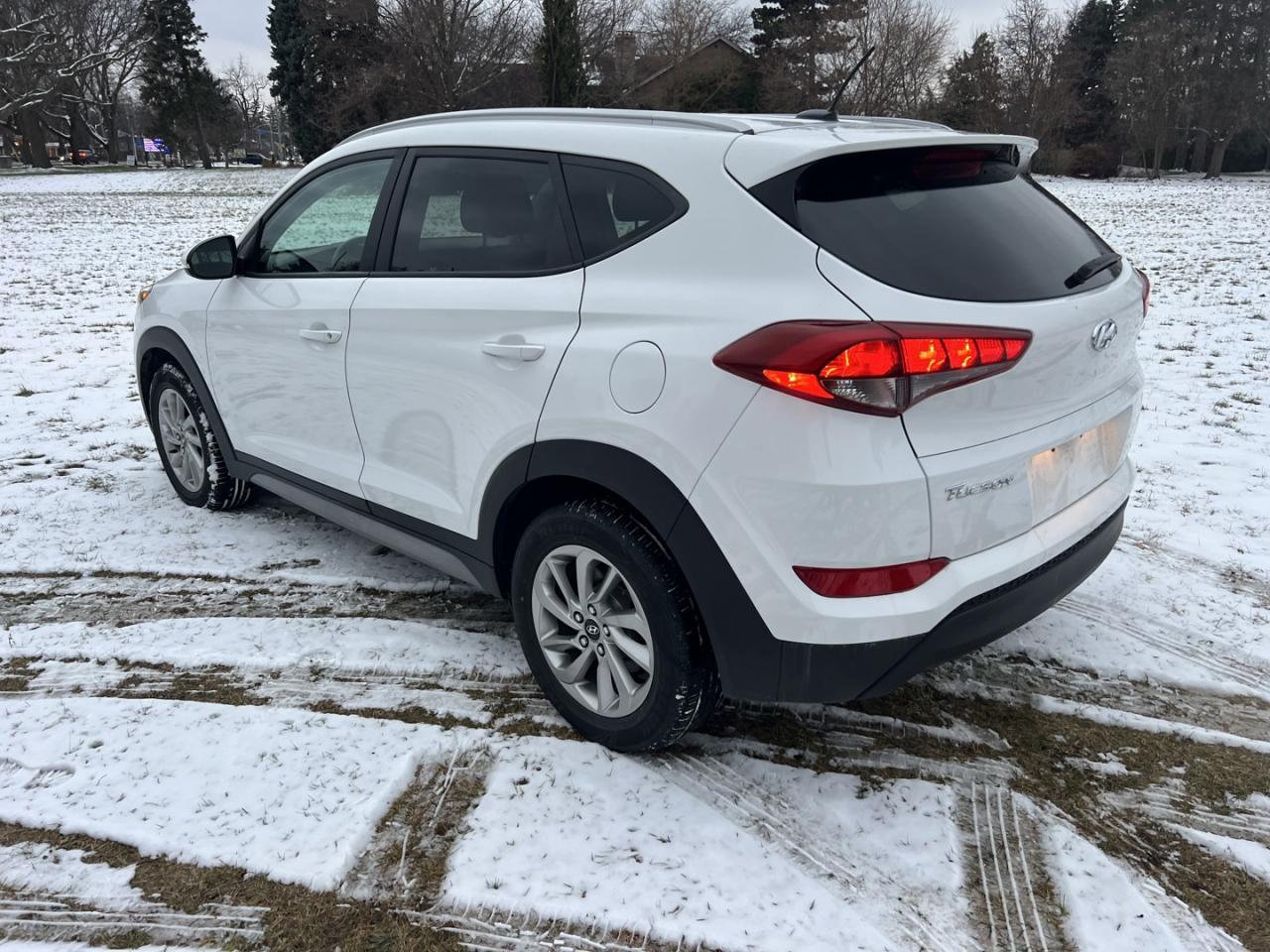 2017 Hyundai Tucson 2.0L Premium *One Owner / Clean Carfax Photo3