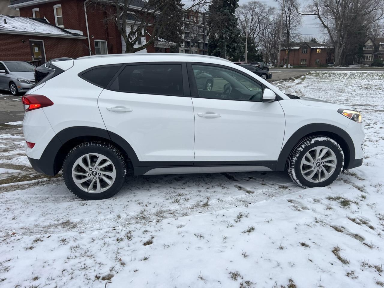 2017 Hyundai Tucson 2.0L Premium *One Owner / Clean Carfax - Photo #7