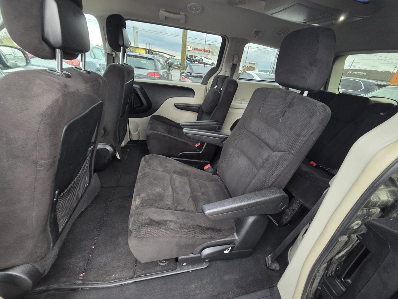 2014 Chrysler Town & Country TOURING, 7 PASSENGER, STOWNGO, AS IS SPECIAL - Photo #12