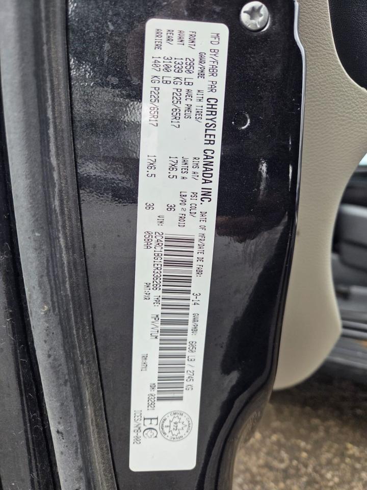 2014 Chrysler Town & Country TOURING, 7 PASSENGER, STOWNGO, AS IS SPECIAL - Photo #16