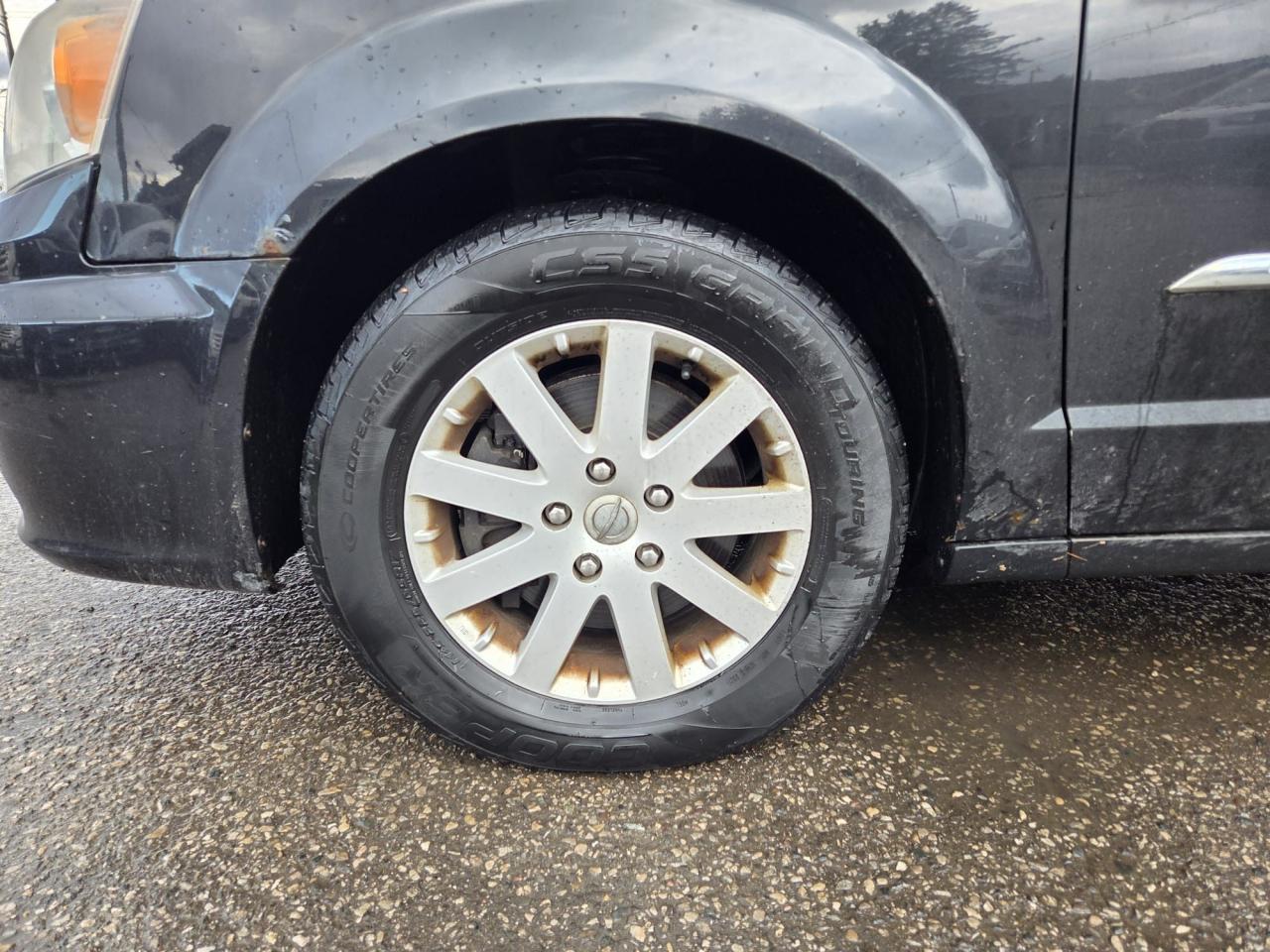 2014 Chrysler Town & Country TOURING, 7 PASSENGER, STOWNGO, AS IS SPECIAL - Photo #10