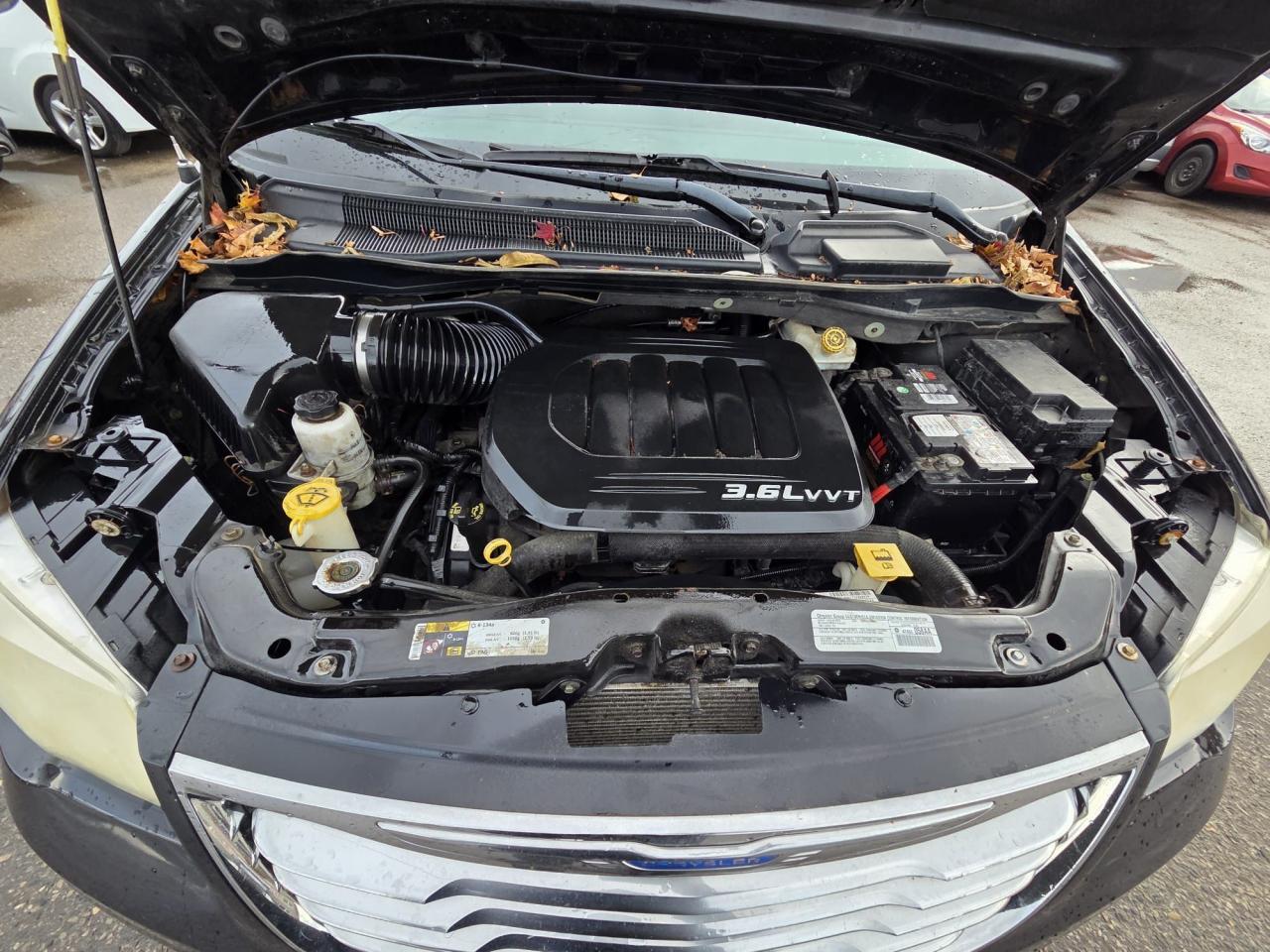 2014 Chrysler Town & Country TOURING, 7 PASSENGER, STOWNGO, AS IS SPECIAL - Photo #15