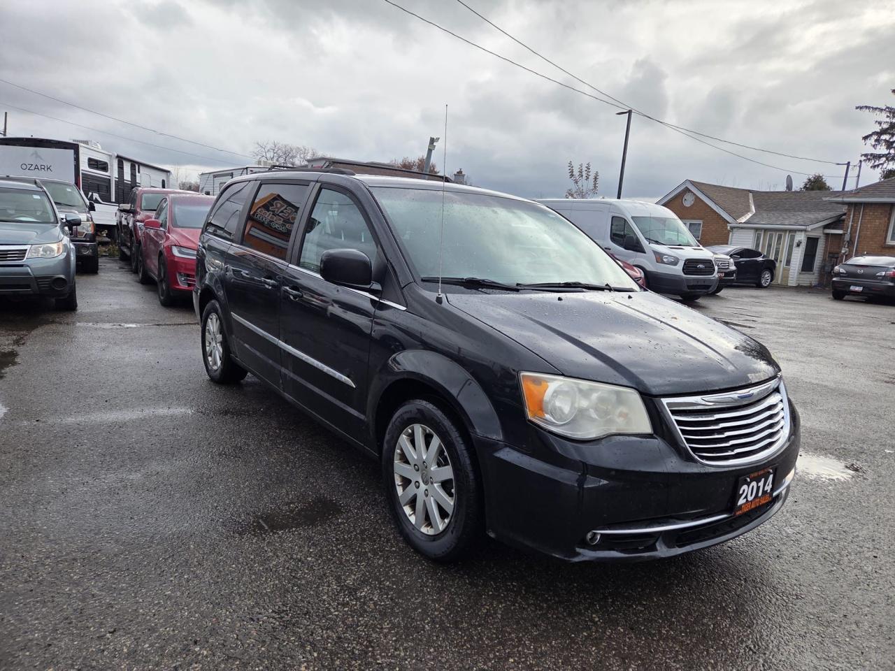2014 Chrysler Town & Country TOURING, 7 PASSENGER, STOWNGO, AS IS SPECIAL - Photo #7