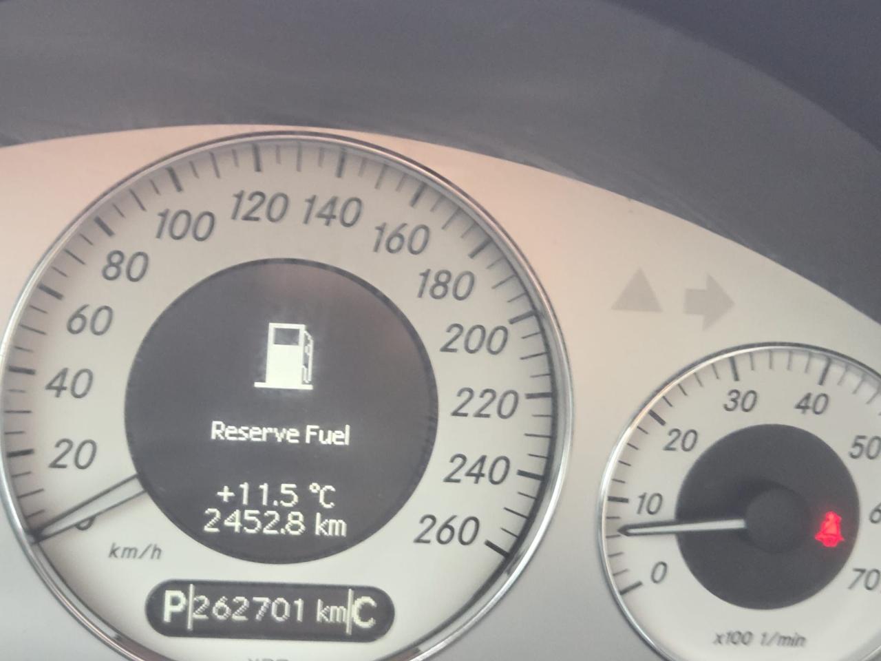 2008 Mercedes-Benz E350 4MATIC, AWD, SEDAN, LOADED, RUNS WELL, AS IS - Photo #9