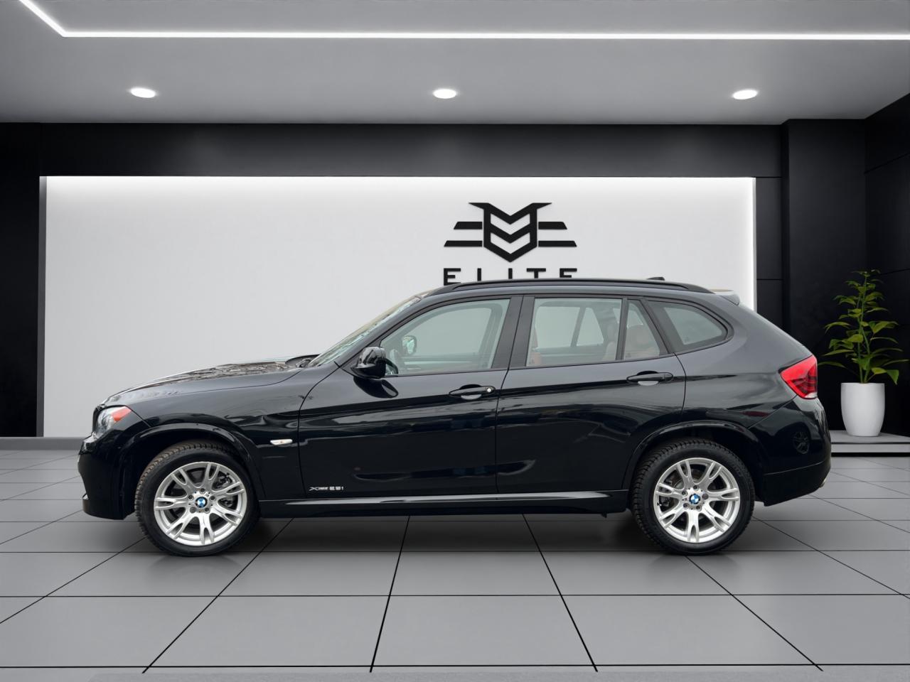 2012 BMW X1 XDRIVE28i AWD - M-SPORT PKG - 37,000KMS !! Photo