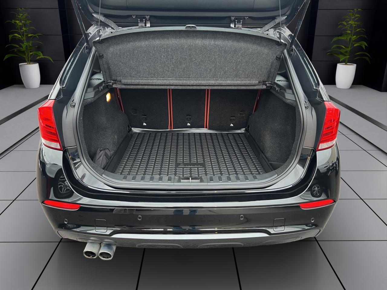 2012 BMW X1 XDRIVE28i AWD - M-SPORT PKG - 37,000KMS !! Photo