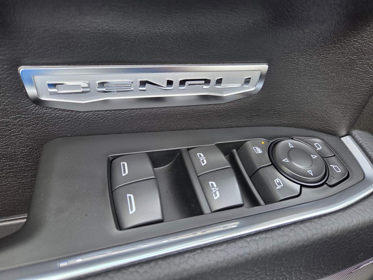 2025 GMC Sierra 1500 Denali One Owner | Sunroof | Technology Package | 22" Wheels Photo